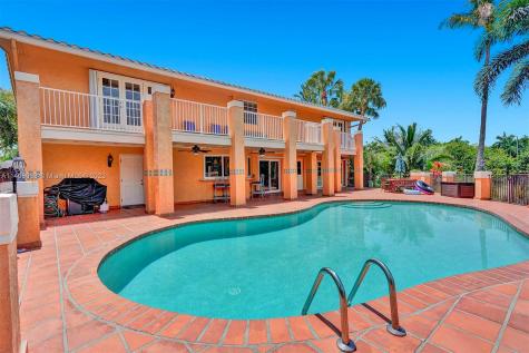 531 SW 101st Terrace Plantation FL 33324