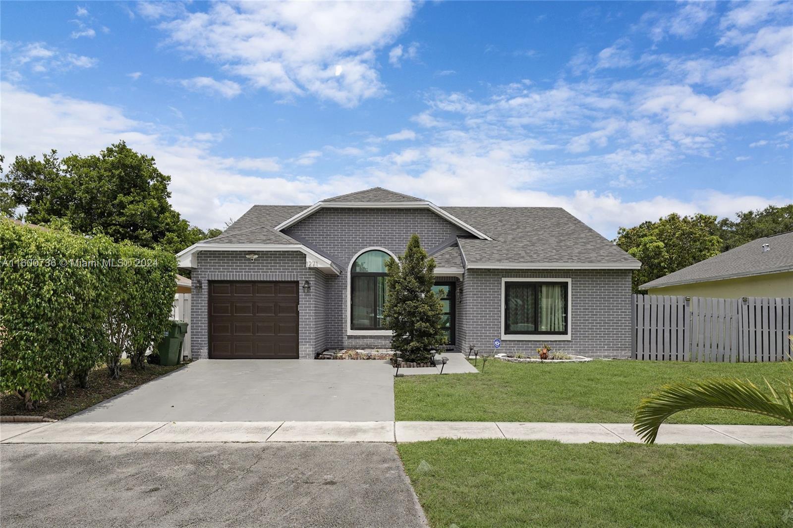 1271 SW 85th Avenue Pembroke Pines FL 33025