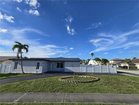11651 NW 40th Place Sunrise FL 33323