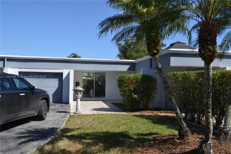 6210 Royal Poinciana Lane Tamarac FL 33319