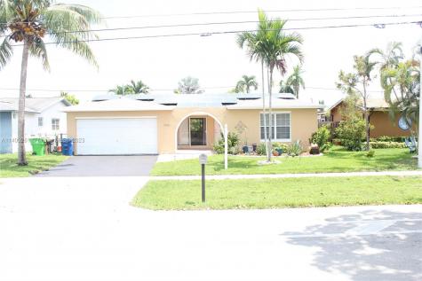 9221 Sunset Strip Sunrise FL 33322