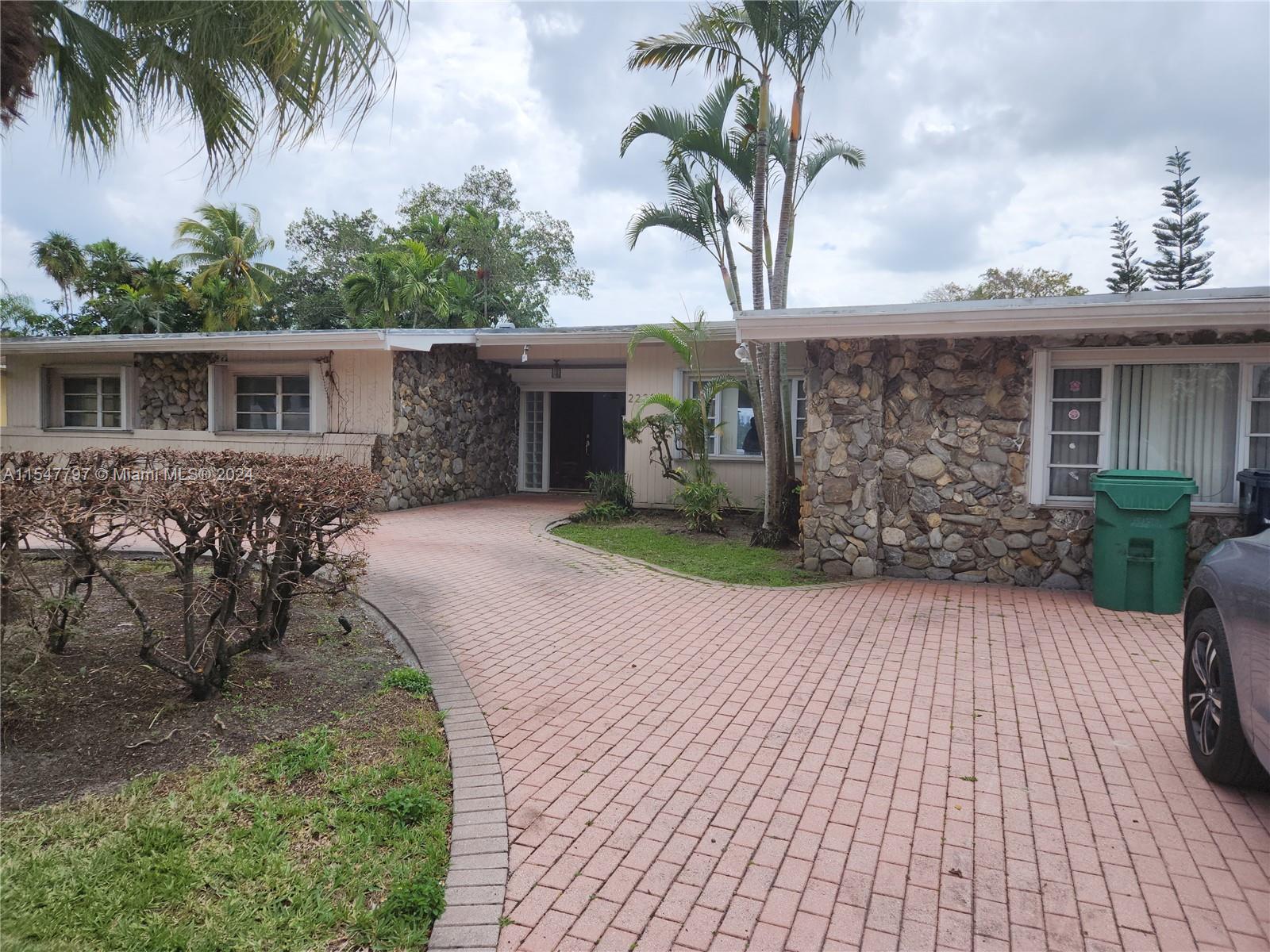 2220 NE 197th Street Miami FL 33180