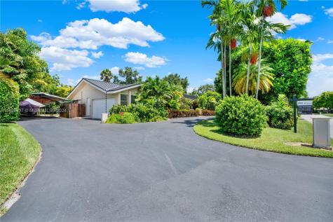13835 SW 102nd Court Miami FL 33176