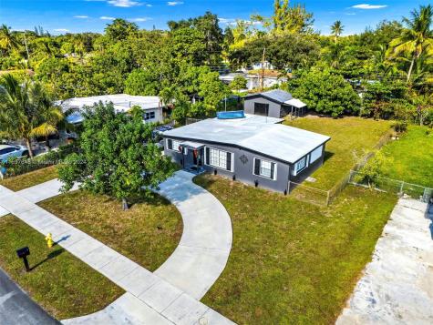 107 Thomas Road West Park FL 33023