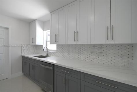 9461 Jamaica Drive Cutler Bay FL 33189