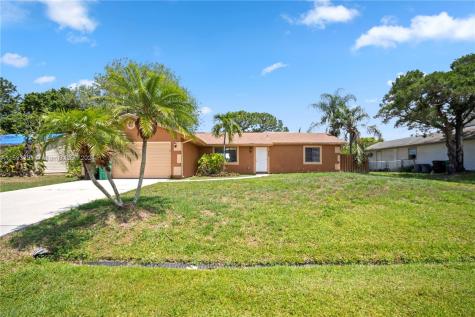 468 SW Molloy Street Port St. Lucie FL 34984