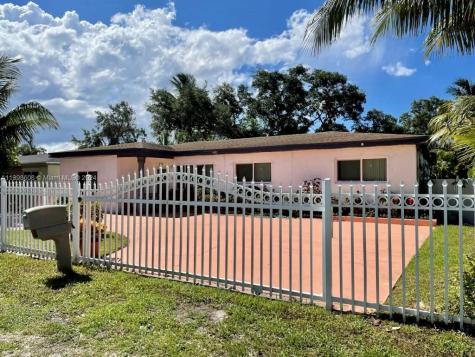 235 NE 150th Street Miami FL 33161
