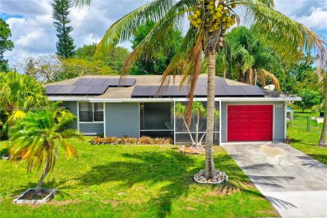 137 SW Lakehurst Drive Port St. Lucie FL 34983