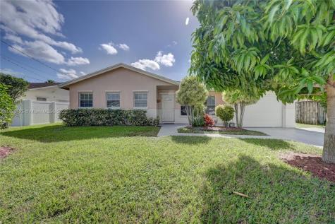 9312 SW 2nd Street Boca Raton FL 33428