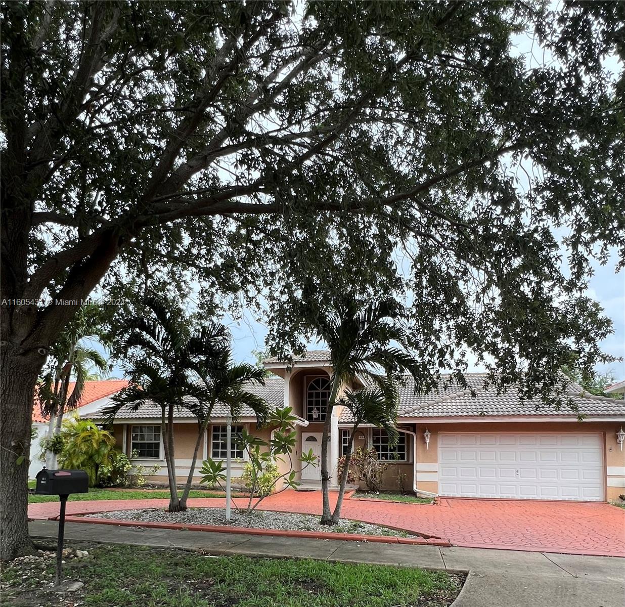 8545 NW 165th Terrace Miami Lakes FL 33016