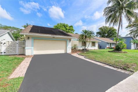 8241 NW 54th Court Lauderhill FL 33351