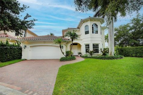 914 Sanibel Drive Hollywood FL 33019