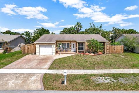 8381 NW 4th Street Pembroke Pines FL 33024