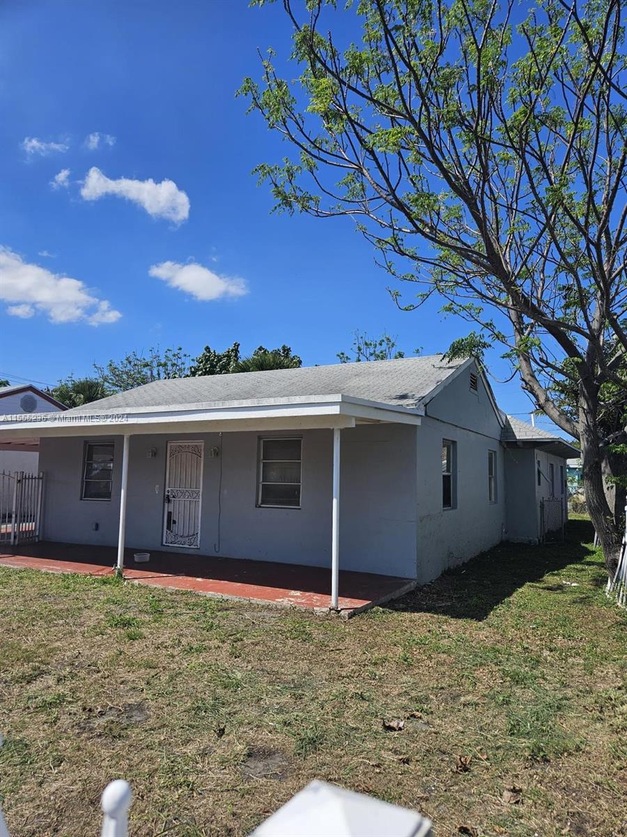 578 W 2nd Street Riviera Beach FL 33404
