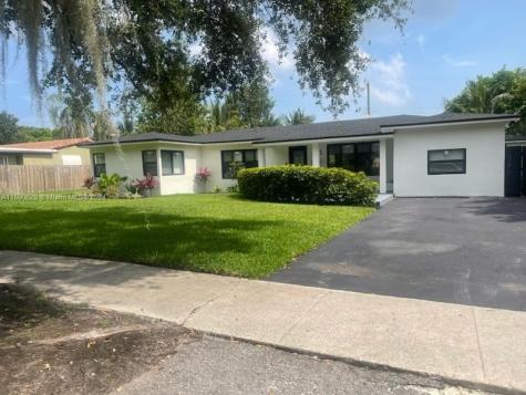2728 Washington Street Hollywood FL 33020