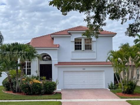 1020 NW 184th Terrace Pembroke Pines FL 33029