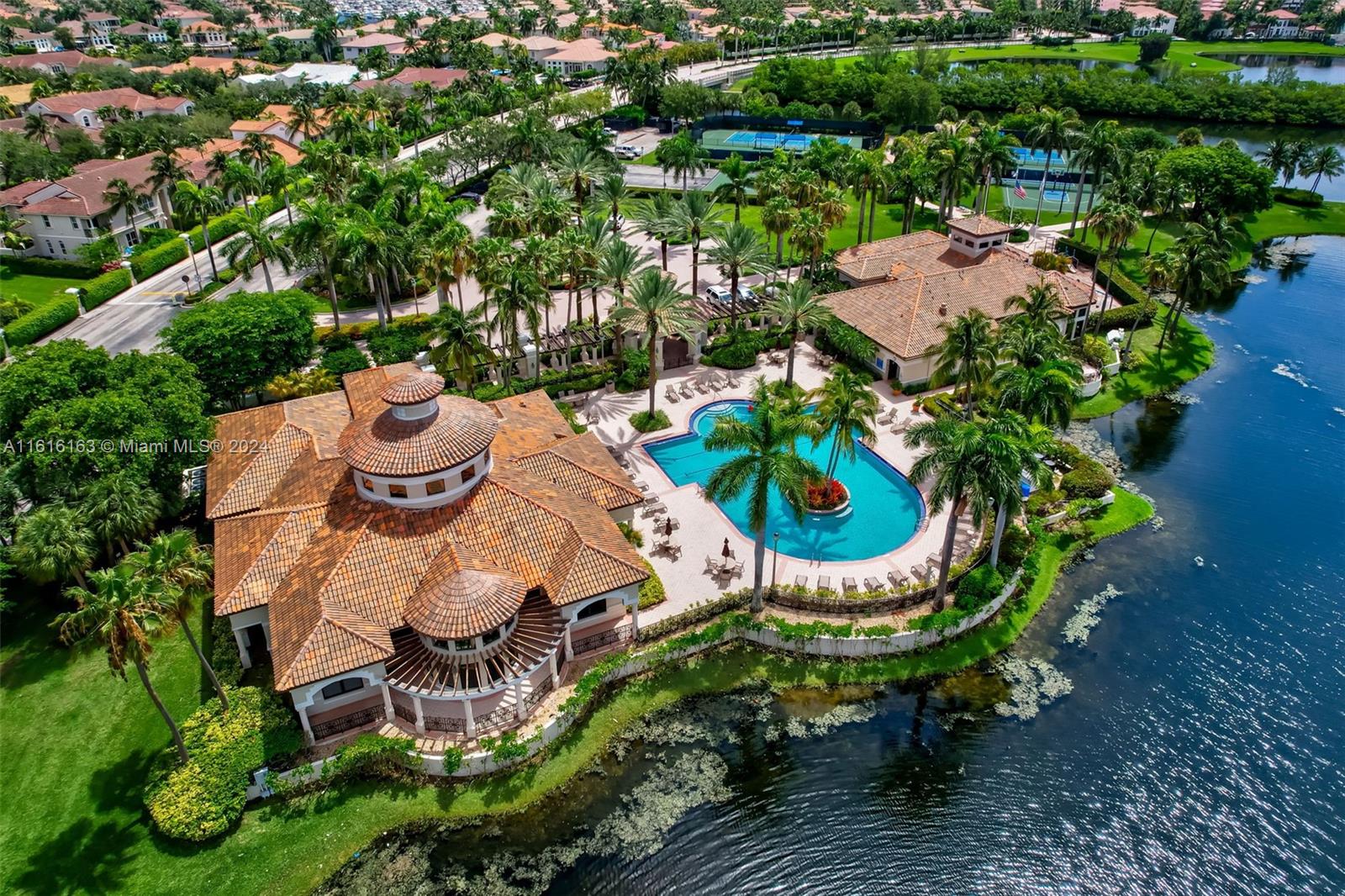 808 E Spinnaker Drive E Hollywood FL 33019