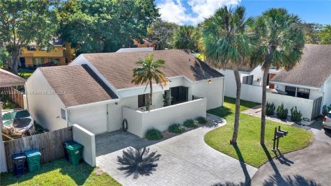 20418 SW 85th Avenue Cutler Bay FL 33189