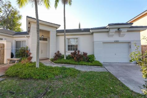 9020 SW 214th Street Cutler Bay FL 33189