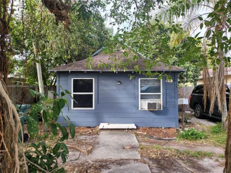 1015 NE 35th Street Oakland Park FL 33334