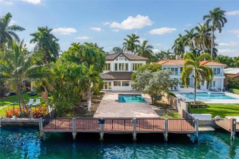 945 S Northlake Drive Hollywood FL 33019