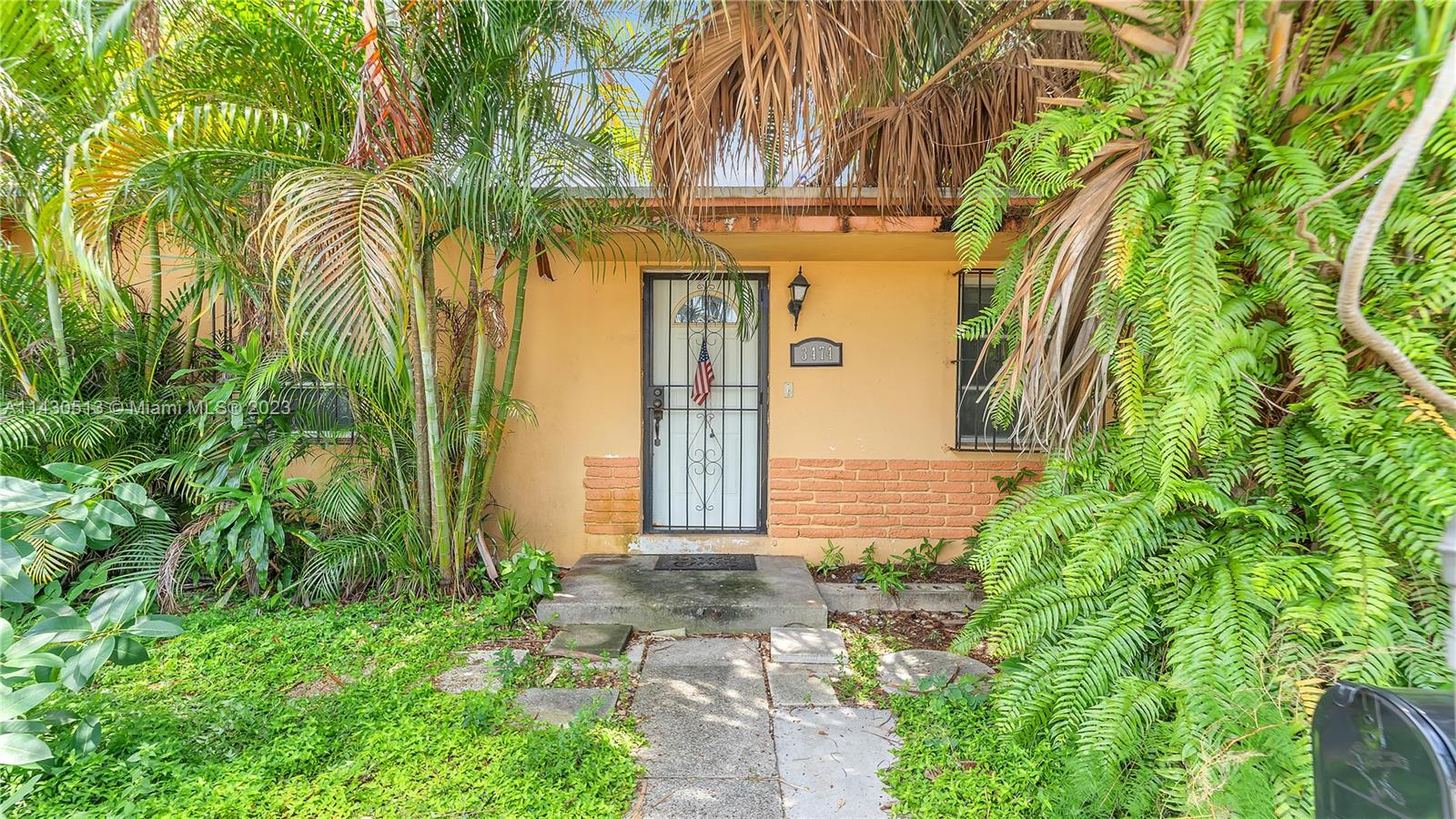 3474 NW 11th Street Miami FL 33125
