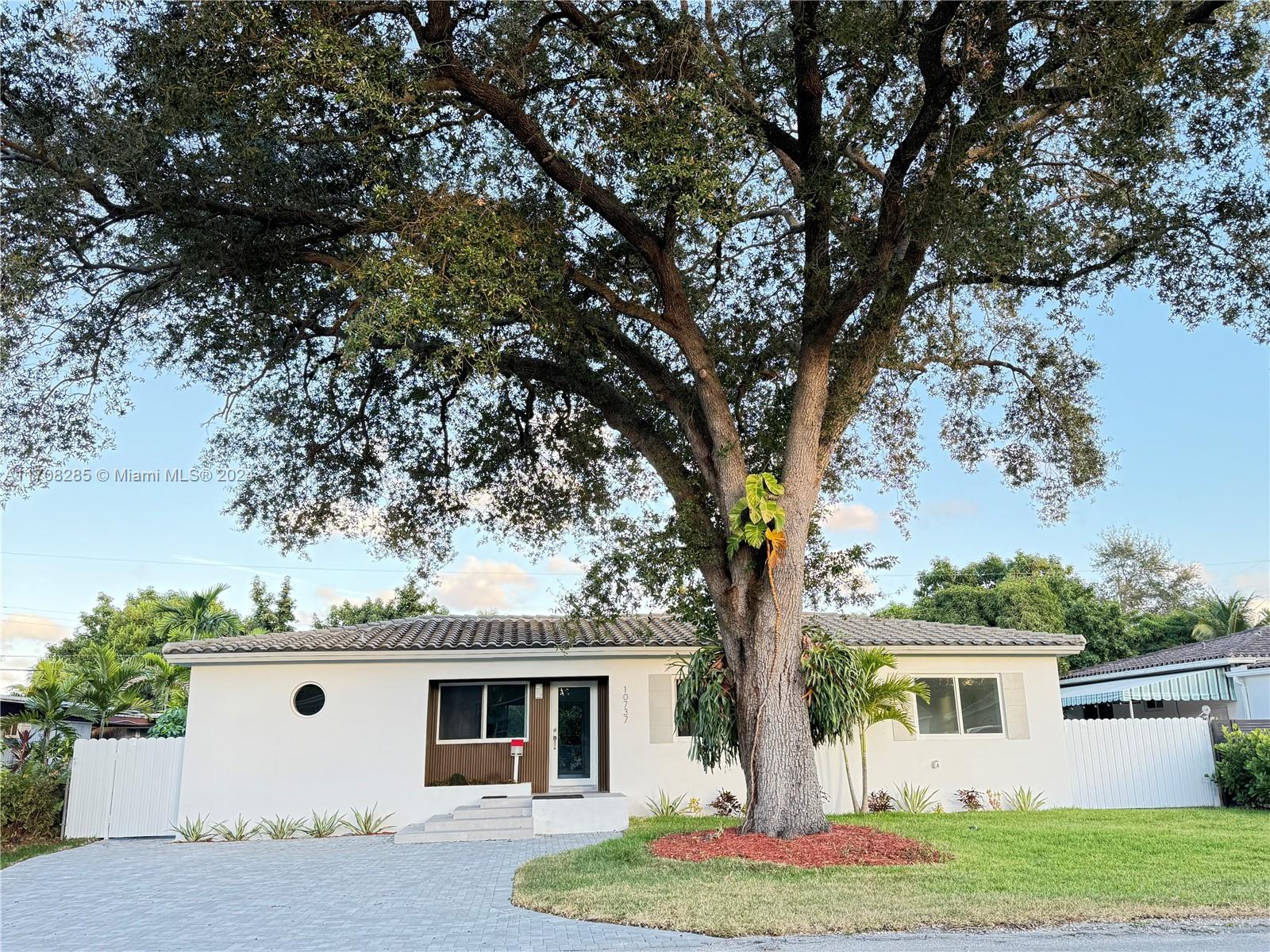 10737 NE 2nd Place Miami FL 33161