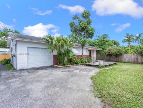 2640 Garfield Street Hollywood FL 33020