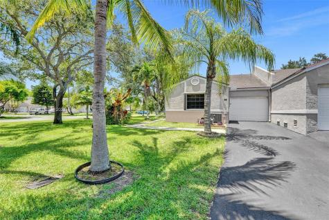 5149 NW 11th Lane Deerfield Beach FL 33064