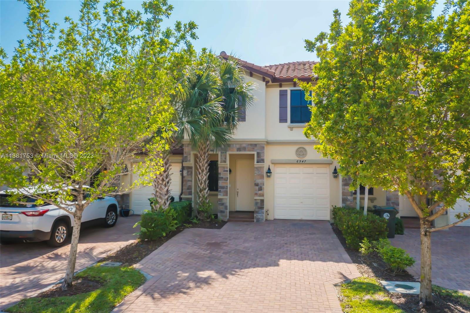 6947 Halton Park Lane Coconut Creek FL 33073