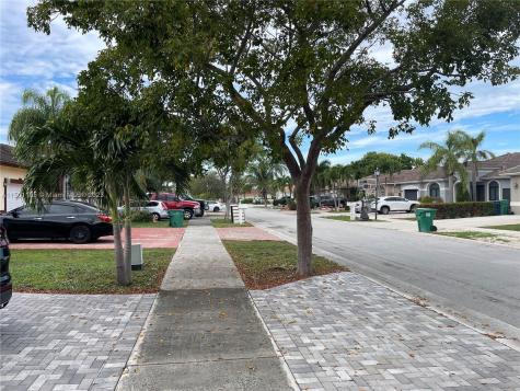 7734 NW 200th Street Hialeah FL 33015