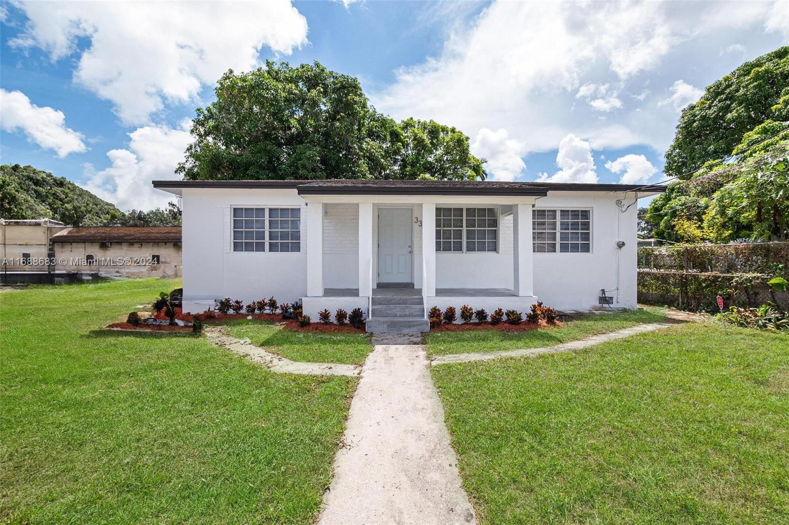 3352 NW 53rd Street Miami FL 33142