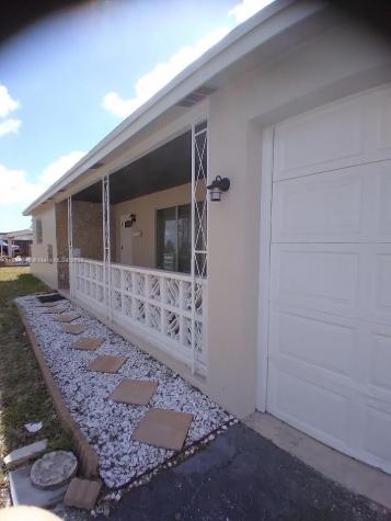 7140 SW 15th Street Pembroke Pines FL 33023