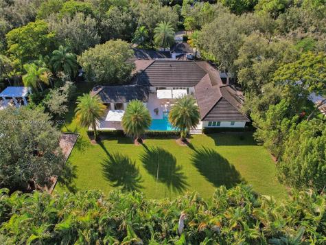 9251 SW 68th Avenue Pinecrest FL 33156