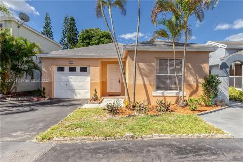 4251 SW 72nd Way Davie FL 33314