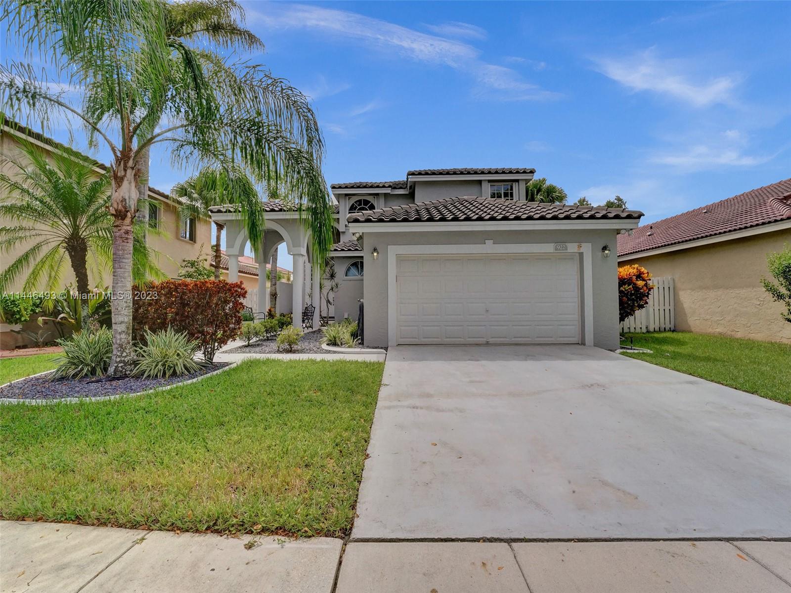 922 SW 176th Avenue Pembroke Pines FL 33029