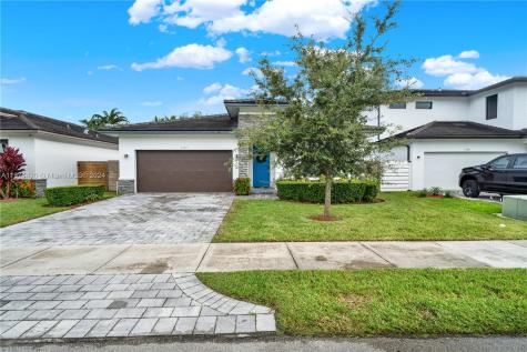 2982 SE 3rd Street Homestead FL 33033