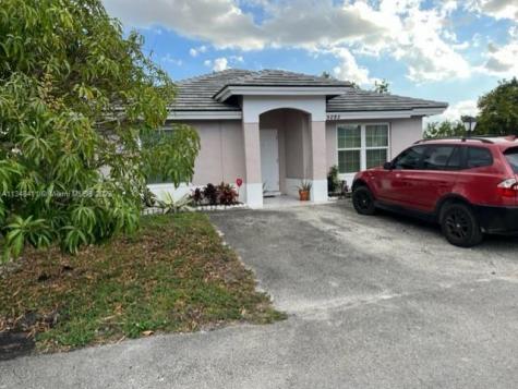 5282 NW 186th Lane Miami Gardens FL 33055