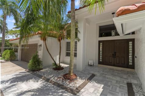 900 Lakewood Court Weston FL 33326