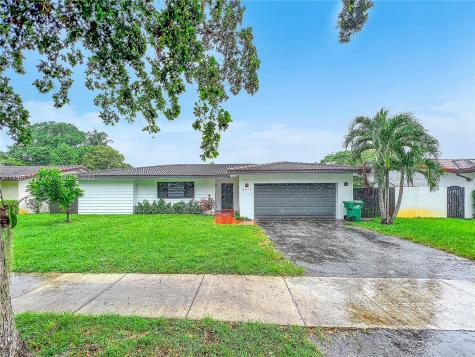 6311 Hutchinson Road Miami Lakes FL 33014