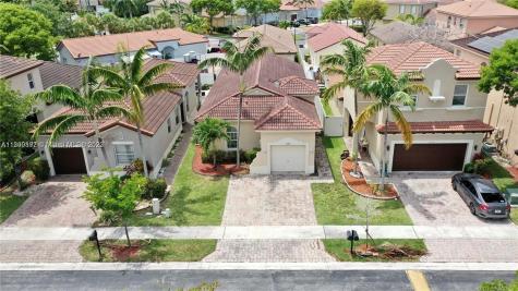 1048 NE 40th Road Homestead FL 33033