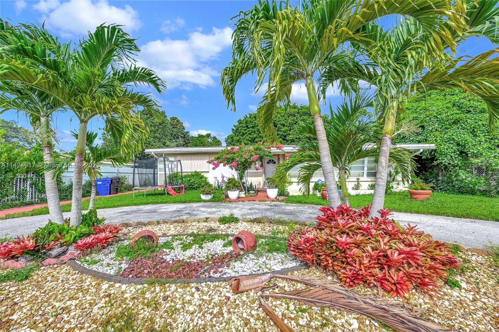 17600 NE 5th Court North Miami Beach FL 33162