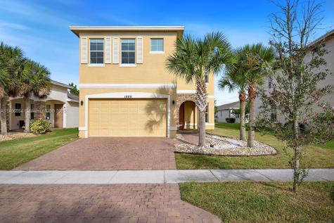1999 NW Cataluna Circle Port St. Lucie FL 34986