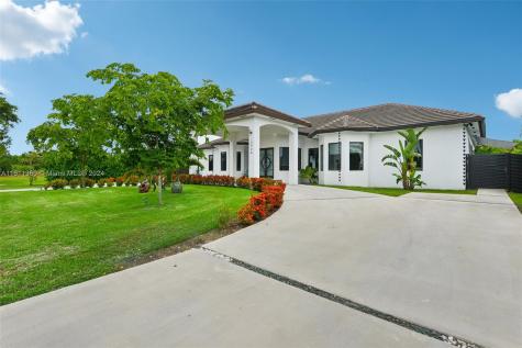 19526 SW 325th Lane Homestead FL 33030