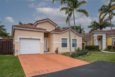 21554 SW 92nd Place Cutler Bay FL 33189