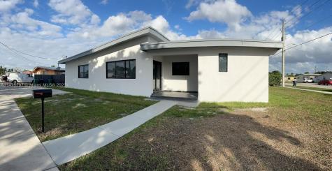 8811 SW 34th Street Miami FL 33165