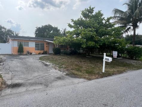 2020 N 62nd Avenue Hollywood FL 33024