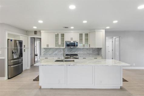 823 NW 84th Drive Coral Springs FL 33071