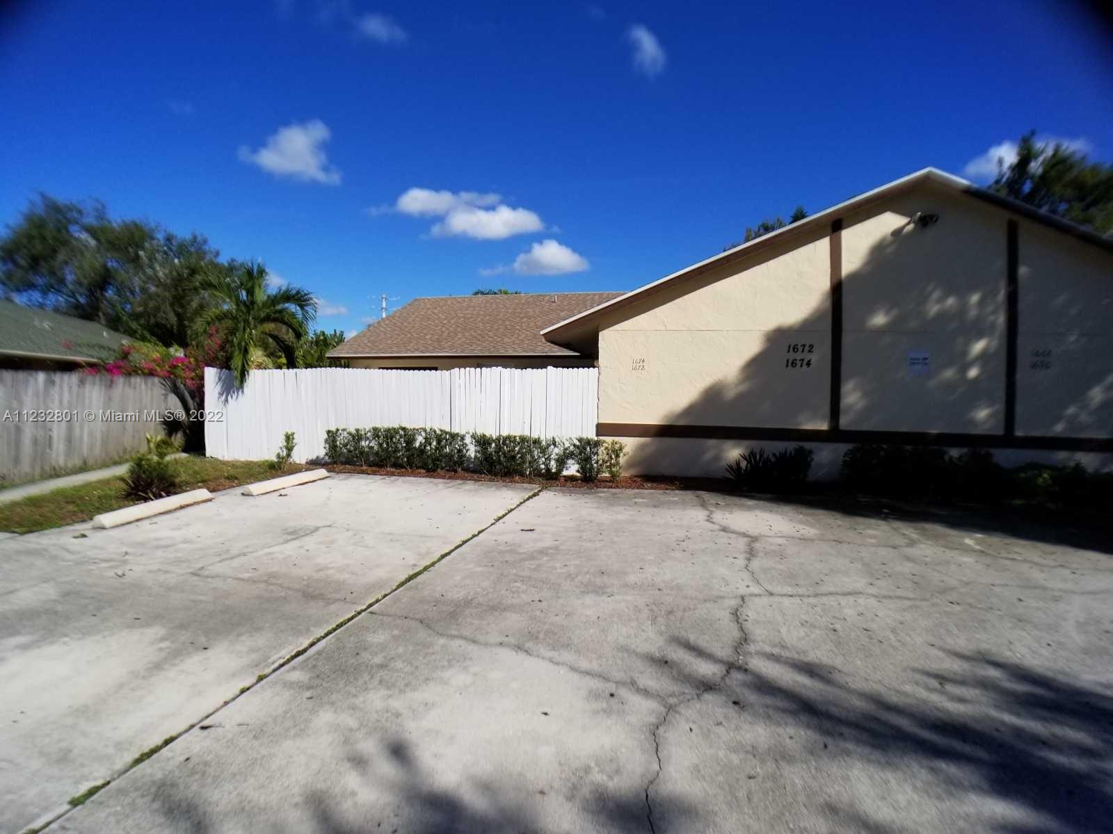 1674 Hawthorne Place Wellington FL 33414