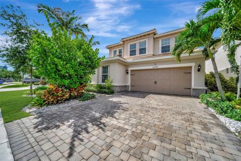 4320 Large Leaf Lane Hollywood FL 33021